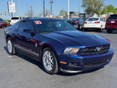Used 2012 Ford Mustang Premium image 3