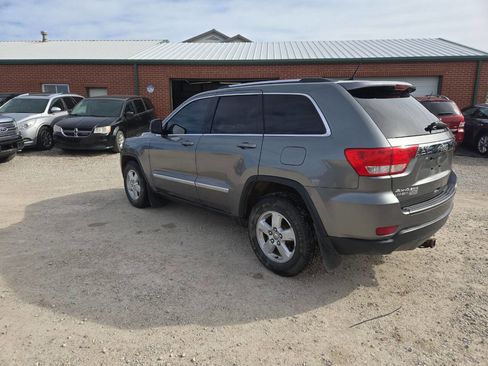 Used 2013 Jeep Grand Cherokee Laredo w/ Laredo E Group image 6