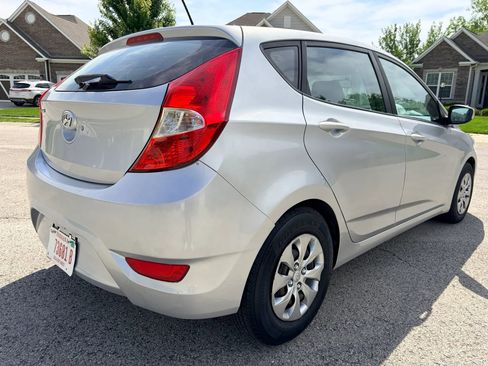 Used 2017 Hyundai Accent SE FWD image 3