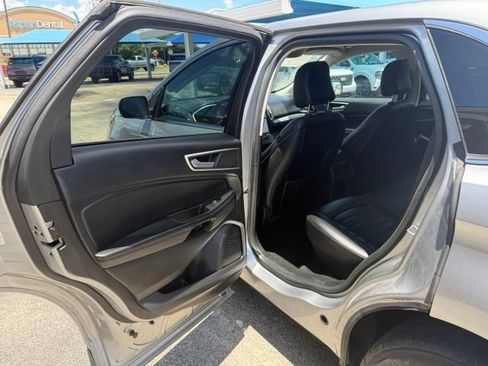 Used 2021 Ford Edge SEL FWD image 11