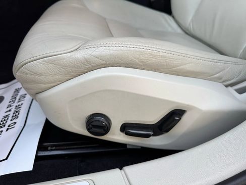 Used 2021 Volvo S60 T5 Momentum image 29