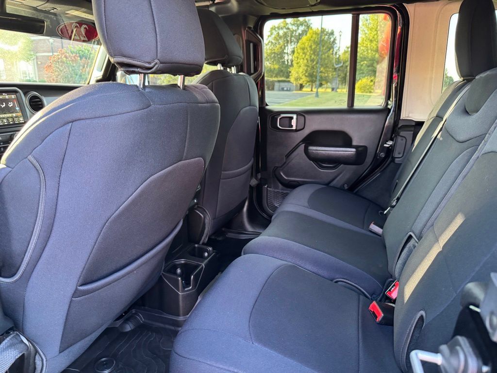 Used 2022 Jeep Wrangler Unlimited Sport AWD/4WD image 14