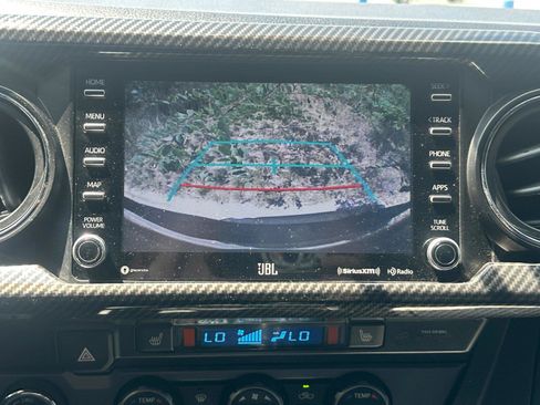 Used 2020 Toyota Tacoma TRD Sport w/ TRD Premium Sport Package AWD/4WD image 25