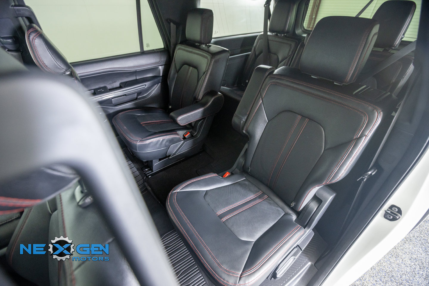 Used 2024 Ford Expedition Max Limited AWD/4WD image 35