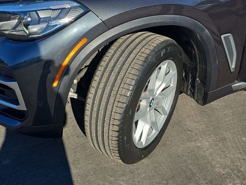 Used 2023 BMW X5 xDrive40i w/ Premium Package image 37