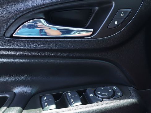 Used 2022 Chevrolet Equinox LT image 38