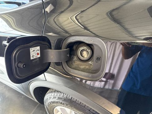 Used 2021 Ford Escape SE FWD image 11