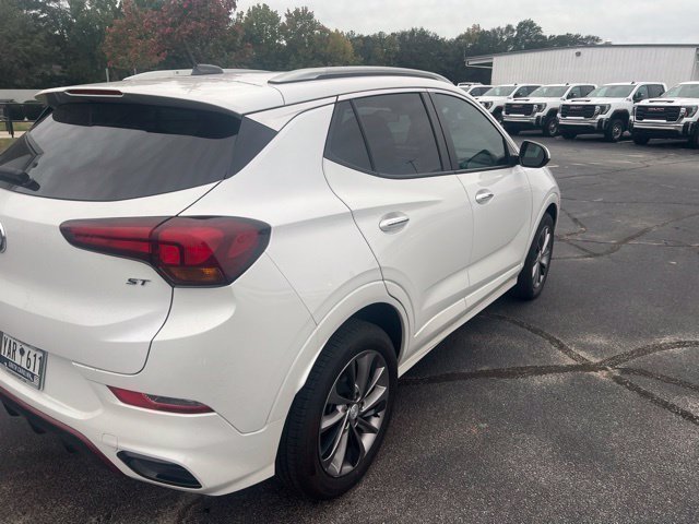Used 2023 Buick Encore GX Select w/ Sport Touring Package FWD image 3