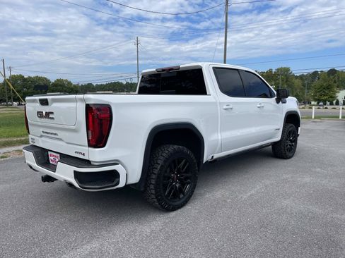 Used 2023 GMC Sierra 1500 AT4 w/ AT4 Premium Package AWD/4WD image 4