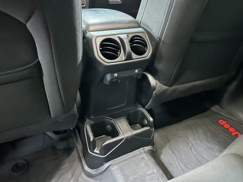 Certified 2021 Jeep Wrangler Unlimited Sport image 35