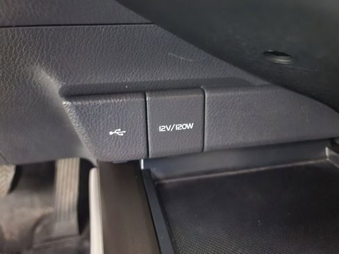 Used 2022 Toyota Camry SE image 33