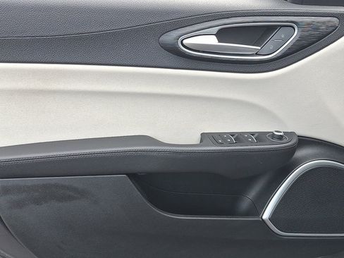 Used 2019 Alfa Romeo Giulia AWD w/ Nero Edizione image 13