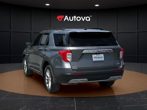 Used 2023 Ford Explorer XLT w/ Equipment Group 202A AWD/4WD image 3
