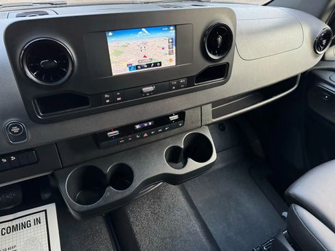 Used 2021 Mercedes-Benz Sprinter 3500 image 36