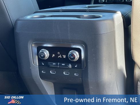 Used 2021 GMC Yukon XL Denali image 15