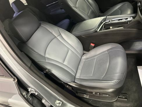 Used 2023 Buick Enclave Essence image 26