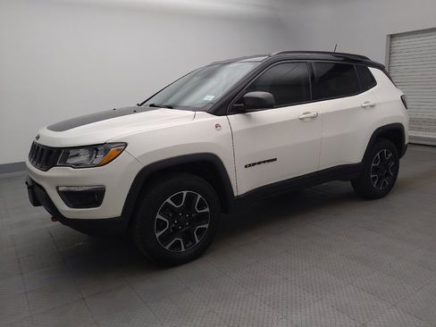 Used 2019 Jeep Compass Trailhawk AWD/4WD image 2