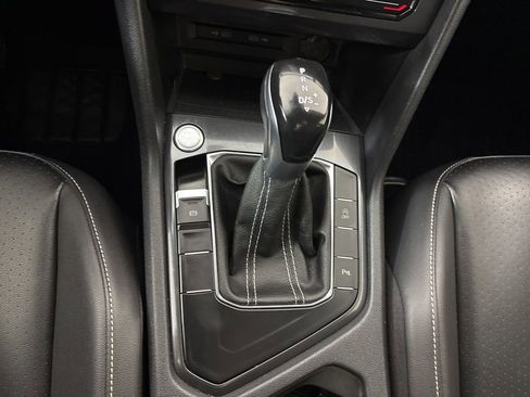 Used 2022 Volkswagen Tiguan SE R-Line image 27