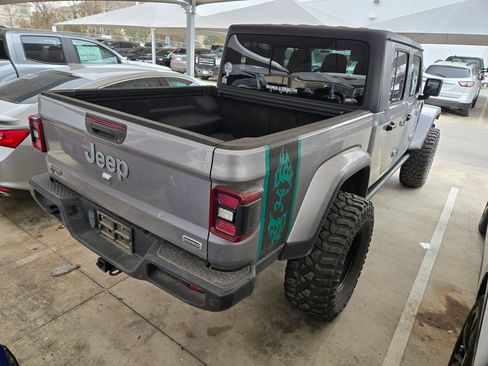 Used 2020 Jeep Gladiator Overland image 5