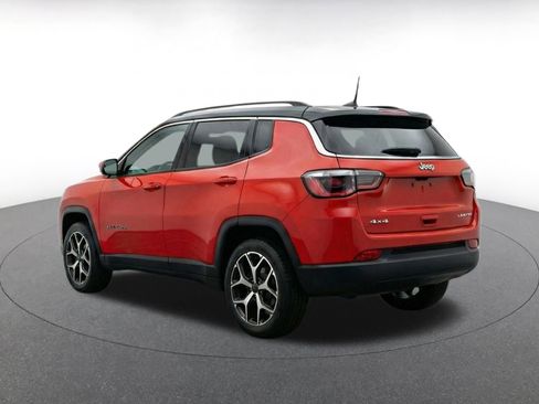 Used 2025 Jeep Compass Limited AWD/4WD image 7