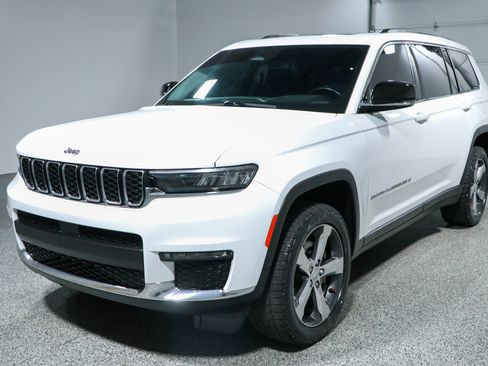 Used 2021 Jeep Grand Cherokee L Limited RWD image 34