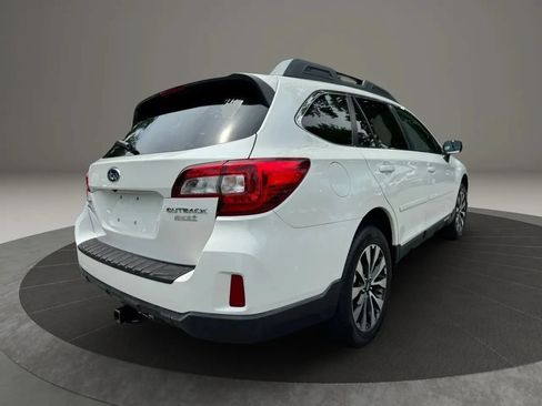 Used 2016 Subaru Outback 2.5i Limited AWD/4WD image 5