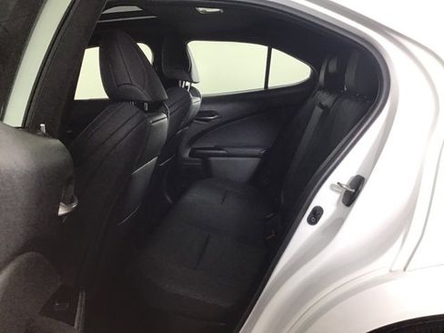 Used 2023 Lexus UX 250h F Sport image 19