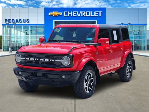 Used 2022 Ford Bronco Outer Banks AWD/4WD image 2