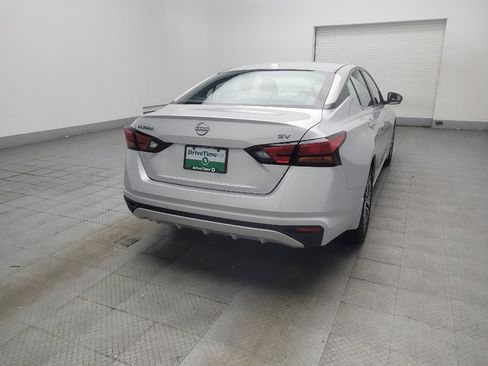 Used 2024 Nissan Altima 2.5 SV FWD image 9