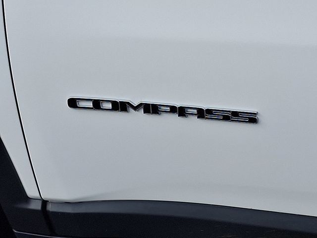 Used 2022 Jeep Compass Latitude AWD/4WD image 27