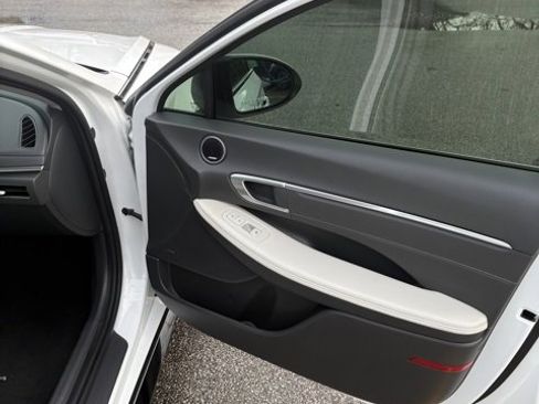 Used 2022 Hyundai Sonata Limited image 12