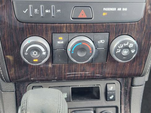 Used 2017 Chevrolet Traverse LT image 18