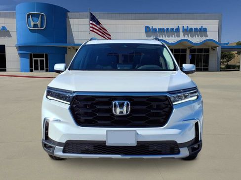 New 2025 Honda Pilot Touring image 6