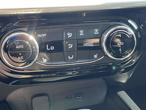 Used 2026 Chevrolet Trax LT w/ Driver Confidence Package FWD image 18