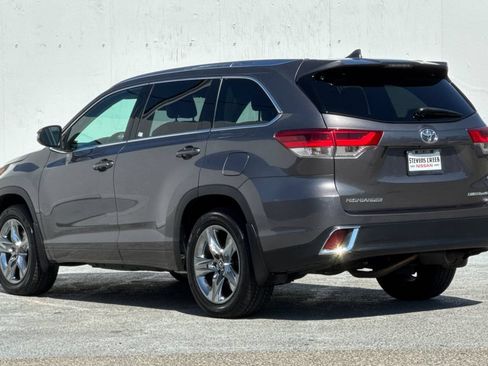 Used 2019 Toyota Highlander Limited Platinum AWD/4WD image 5