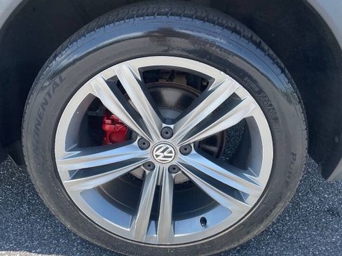 Used 2018 Volkswagen Tiguan SEL w/ R-Line Package FWD image 22