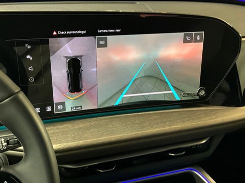 Used 2025 Audi Q5 Premium w/ Convenience Package image 4