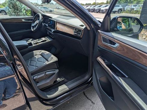 Certified 2024 Volkswagen Atlas SE AWD/4WD image 11