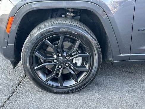 Used 2023 Jeep Grand Cherokee 30th Anniversary image 15