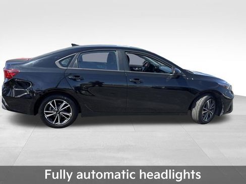Used 2023 Kia Forte LXS FWD image 9