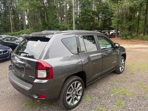 Used 2014 Jeep Compass Limited w/ Sun/Sound Group AWD/4WD image 7