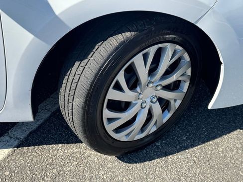 Used 2017 Toyota Corolla LE image 33