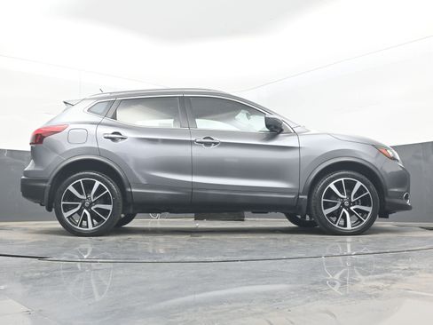 Used 2017 Nissan Rogue Sport SL w/ SL Premium Package FWD image 31