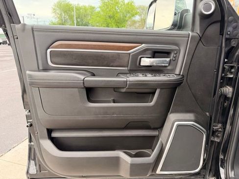 Used 2022 RAM 3500 Laramie AWD/4WD image 21