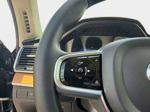 Used 2023 Volvo XC90 B6 Plus w/ Protection Package Premier AWD/4WD image 28