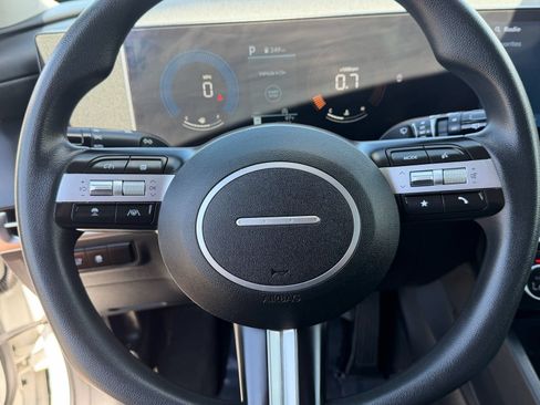 Used 2025 Hyundai Tucson SEL AWD/4WD image 34