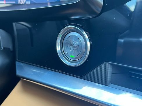 Used 2022 Chevrolet Corvette Stingray Premium Conv w/ Z51 Performance Package RWD image 31