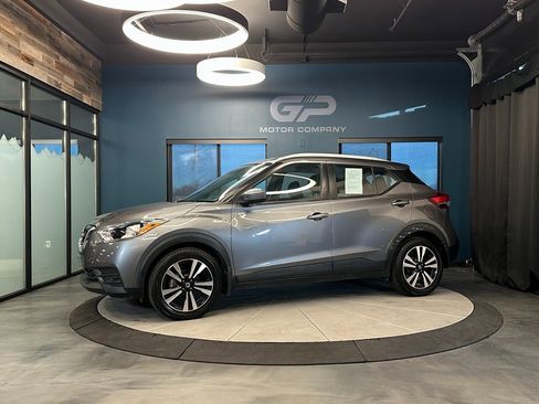Used 2019 Nissan Kicks SV image 7