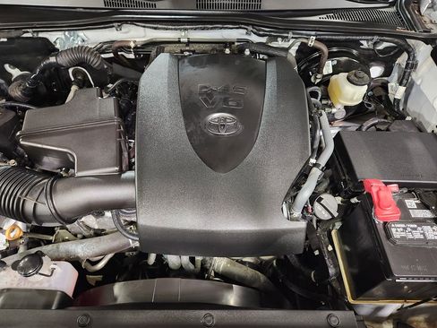 Used 2023 Toyota Tacoma SR5 w/ Technology Package image 53