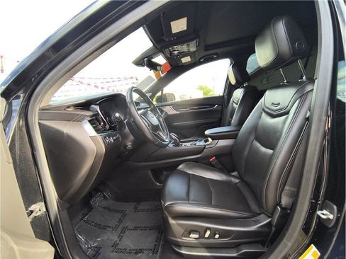 Used 2020 Cadillac XT6 Premium Luxury FWD image 9